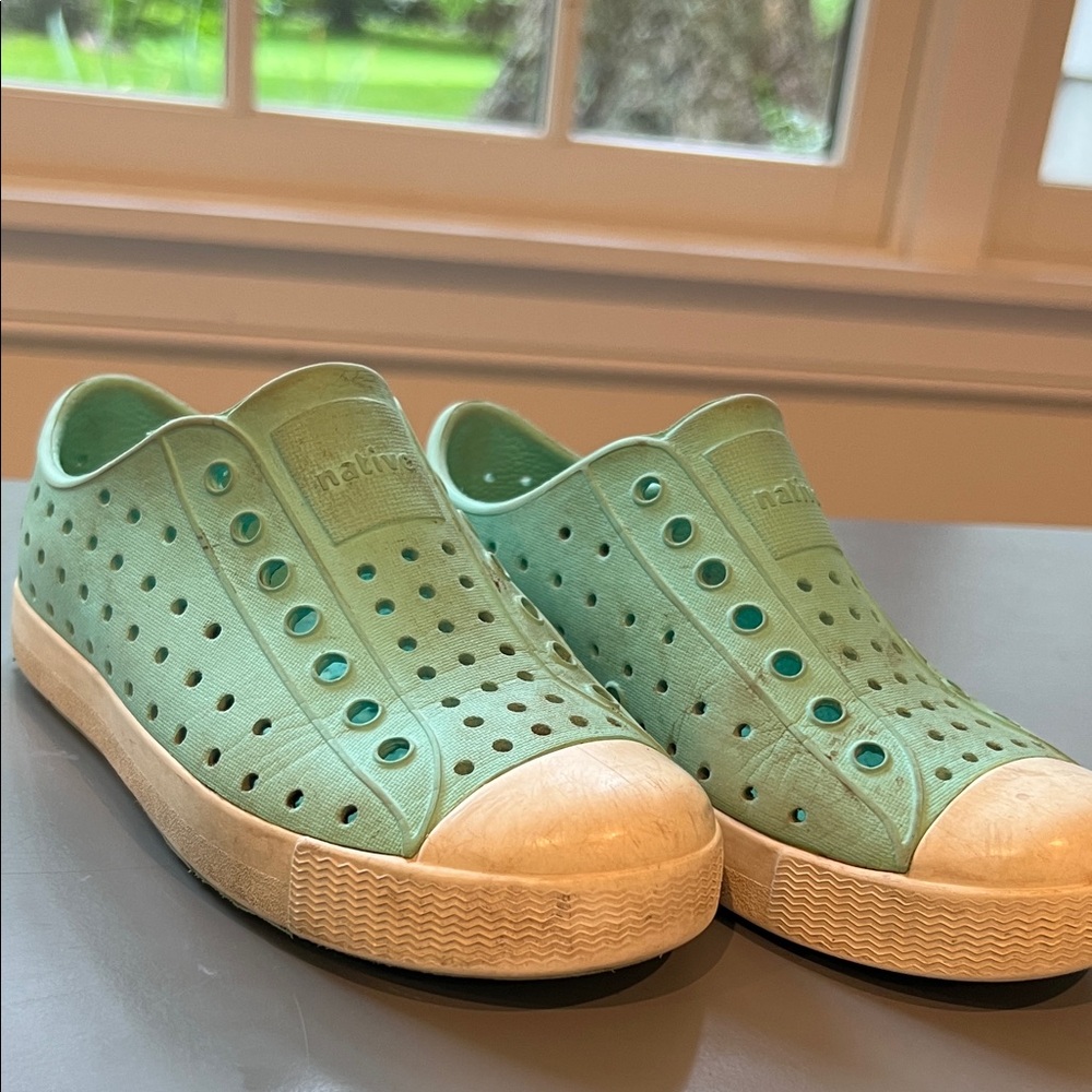 Native Kids Slip-On Shoes in Mint Green